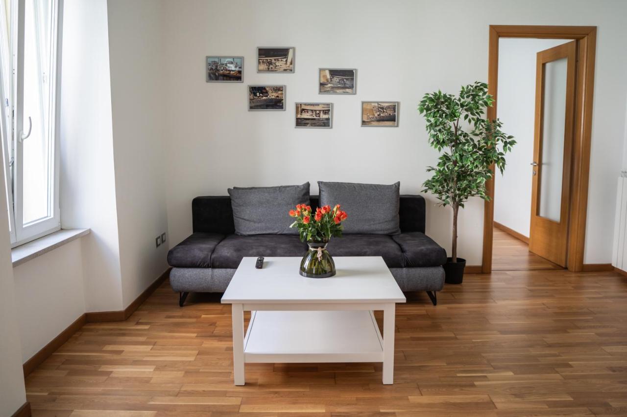 9B The Appartments Триест Экстерьер фото