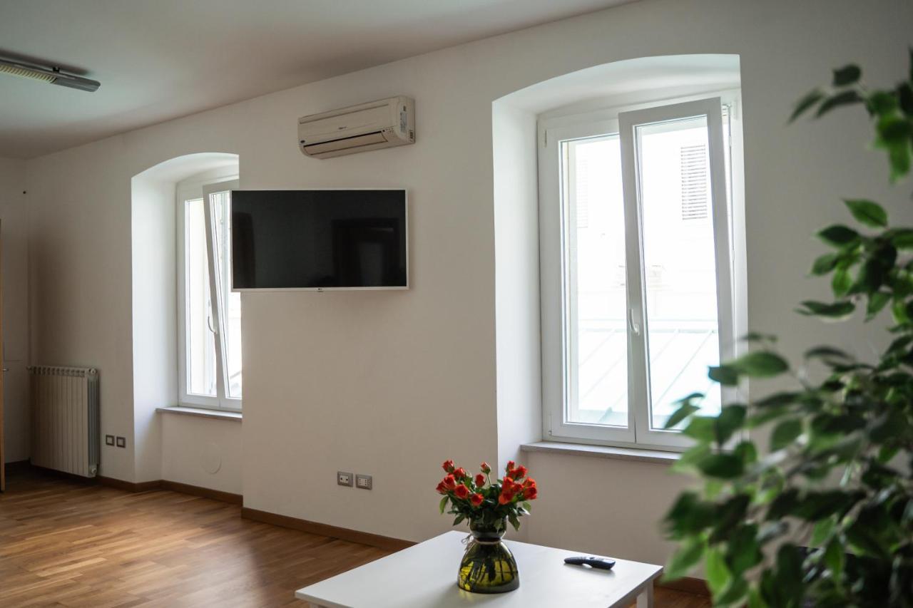 9B The Appartments Триест Экстерьер фото